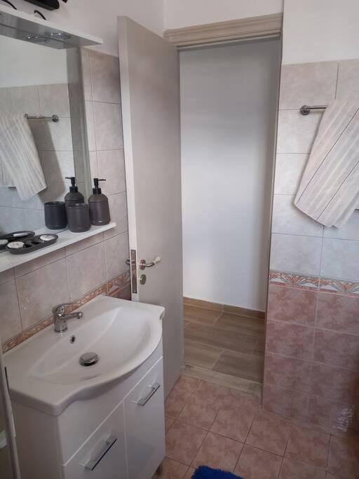 Annissa Appartment Karpathos Esterno foto