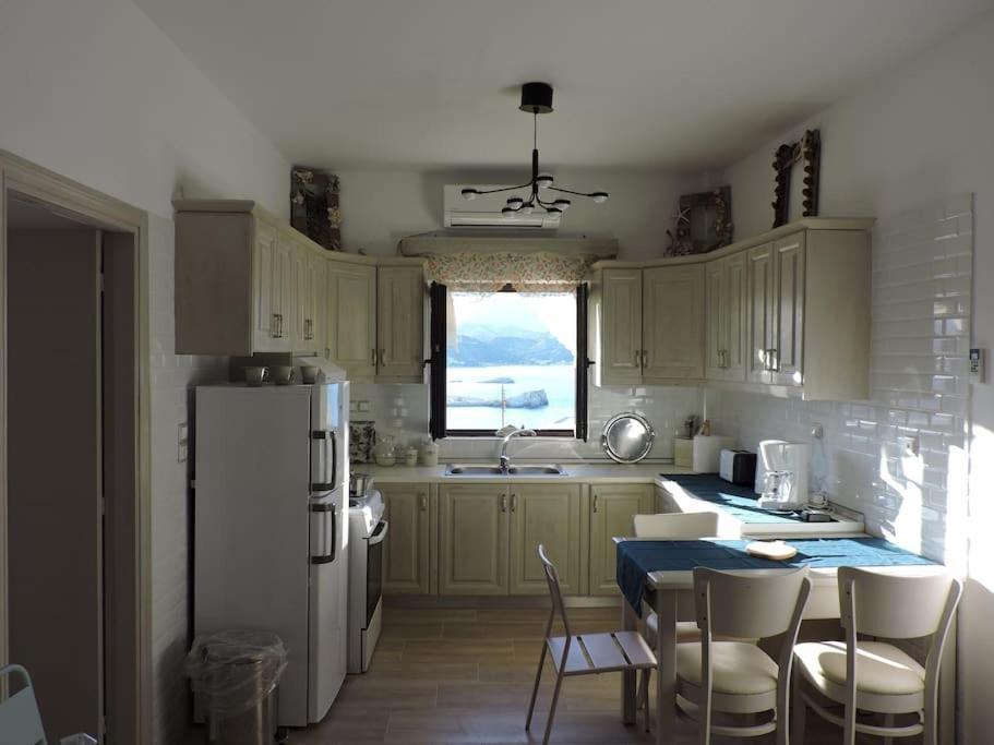 Annissa Appartment Karpathos Esterno foto